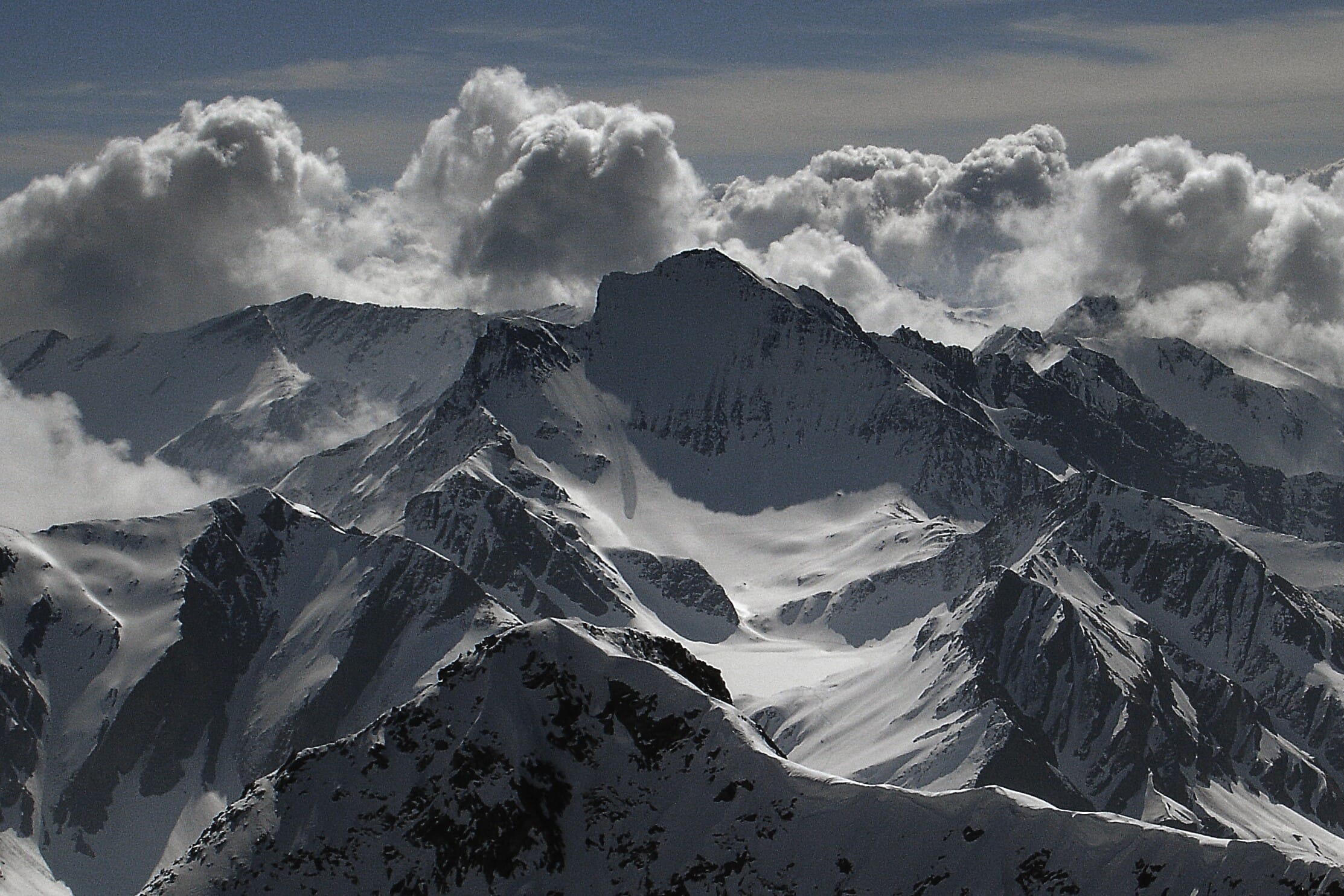 Piz Terri 3149m: Berg bei der Greina Ebene zwischen Bleniotal und Vrin
